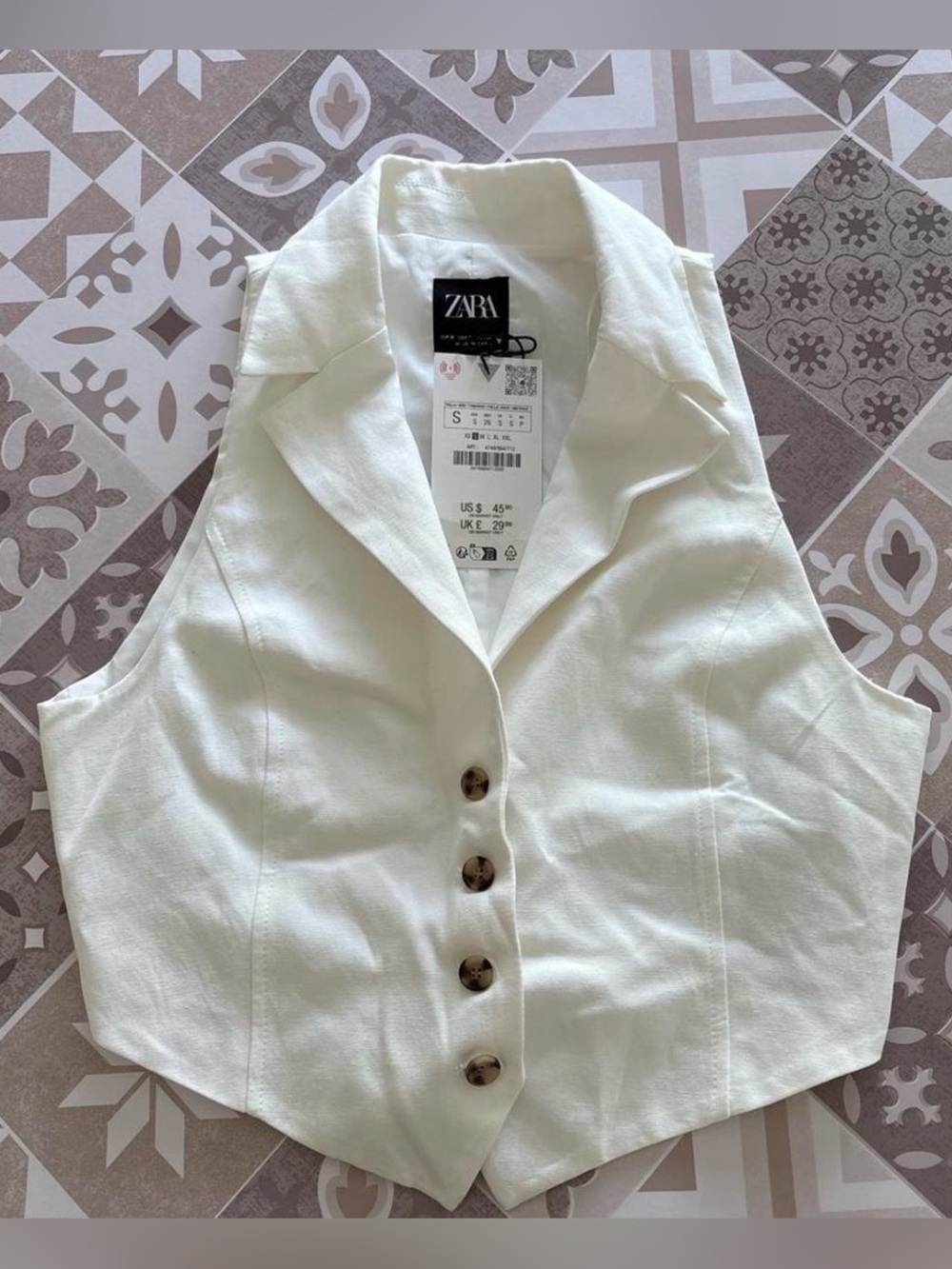 Zara Cream Button-Front Sleeveless Vest